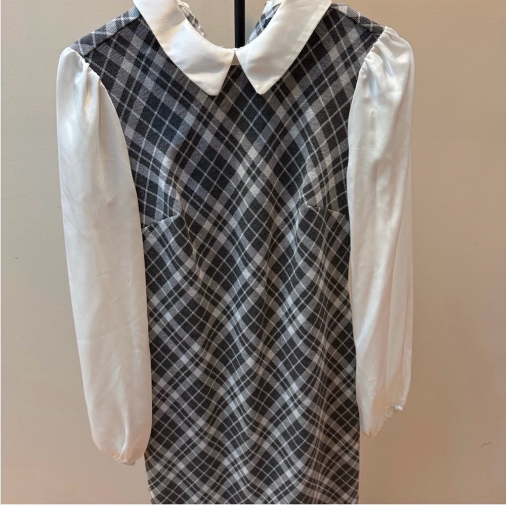 Tommy Hilfiger Gray Plaid Dress with White Collar ⭐️
